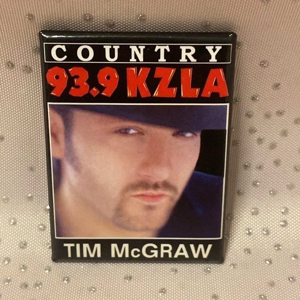 Country music concert Tim McGraw and Faith Hill soul to soul tour merch radio